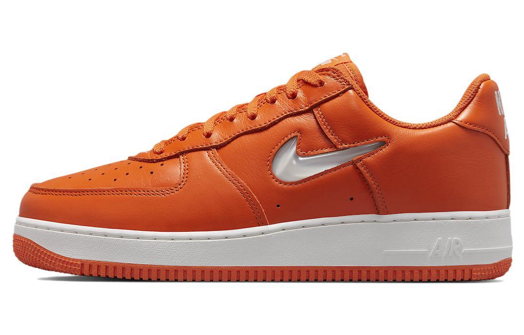 

Кеды унисекс Nike Air Force 1 Low оранжевые 42 EU, Оранжевый, Air Force 1 Low