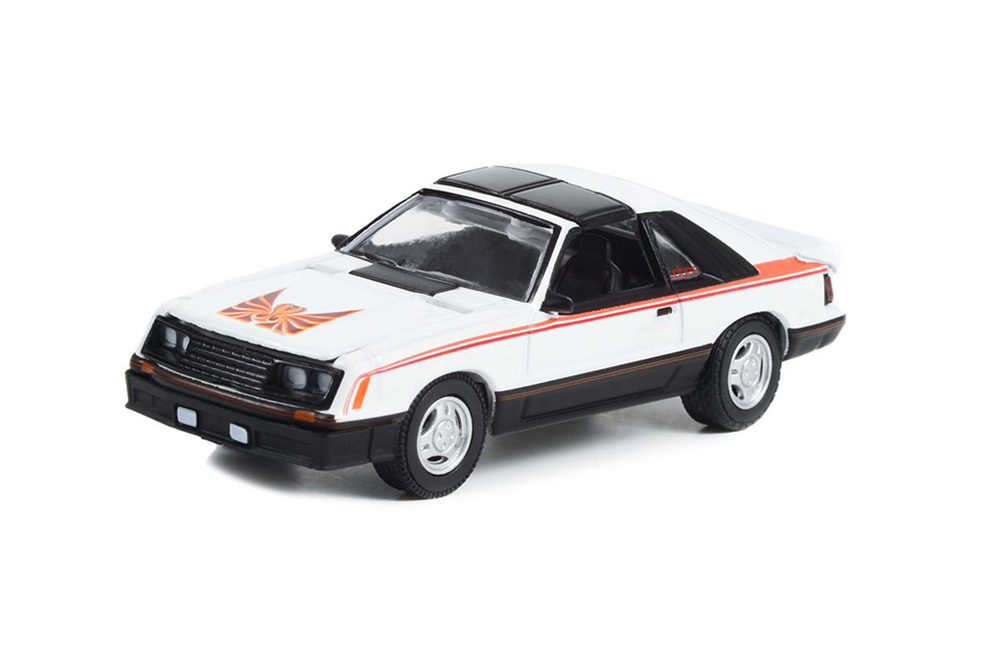 

Модель коллекционная GREENLIGHT Ford mustang cobra 1981 polar white, Белый