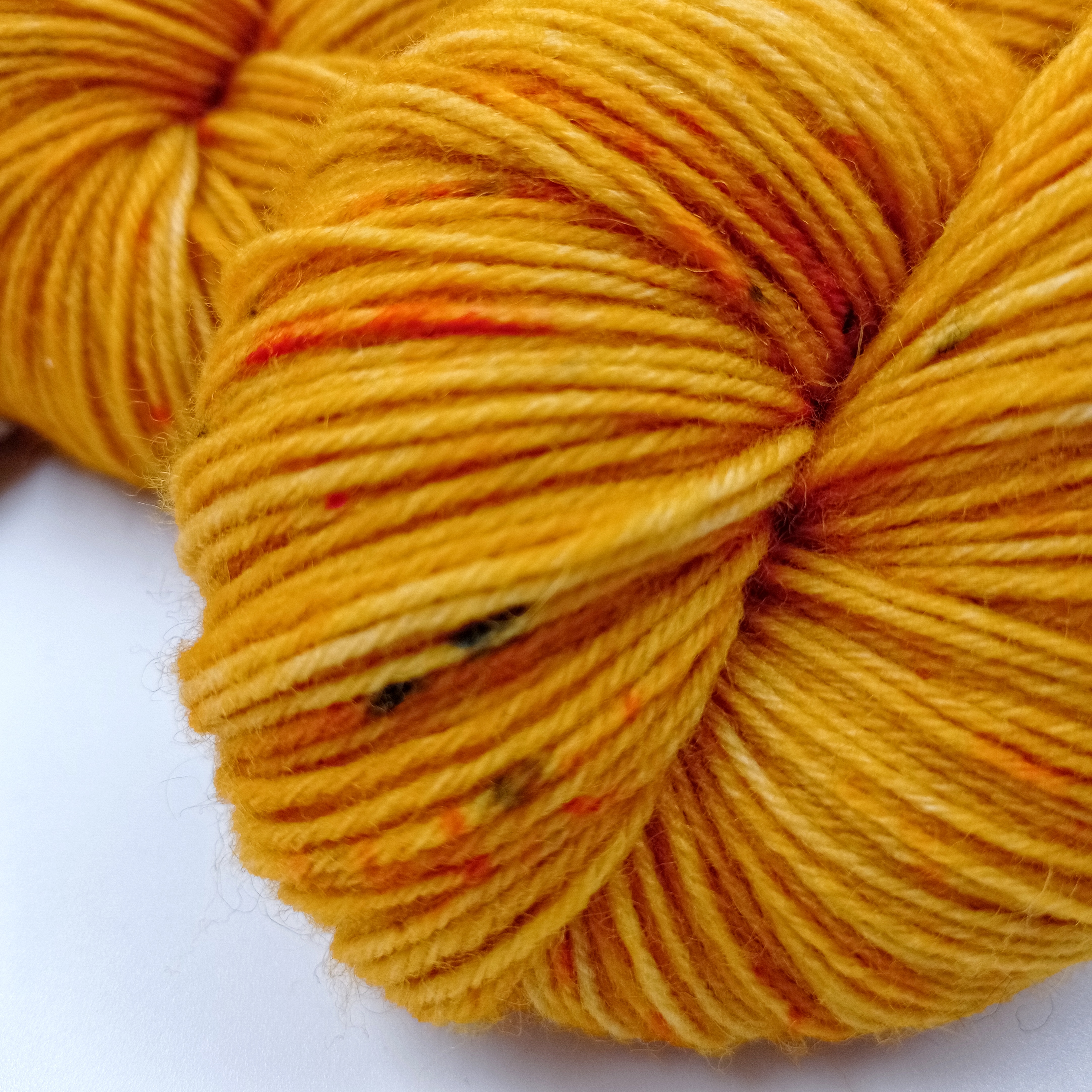 Носочная пряжа Wonder Yarn 75% шерсть меринос 25% полиамид, 420м/100гр, горчица