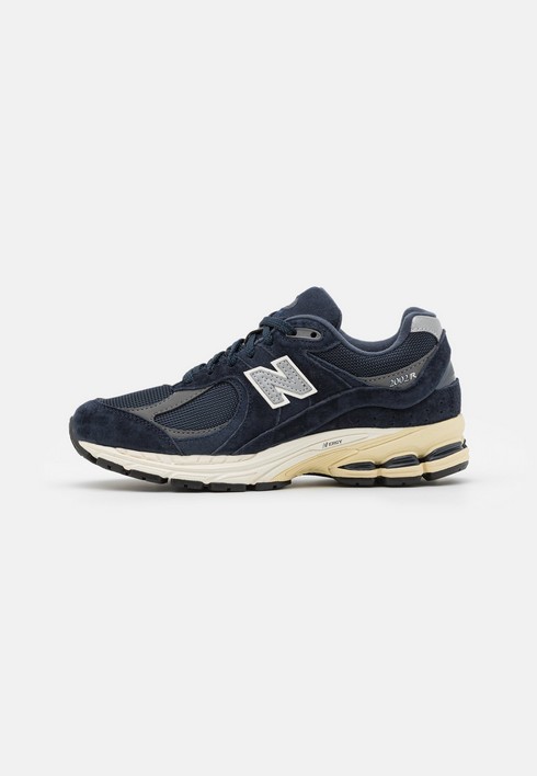 

Кроссовки женские New Balance 2002 Unisex синие 40.5 EU (доставка из-за рубежа), Синий, 2002 Unisex