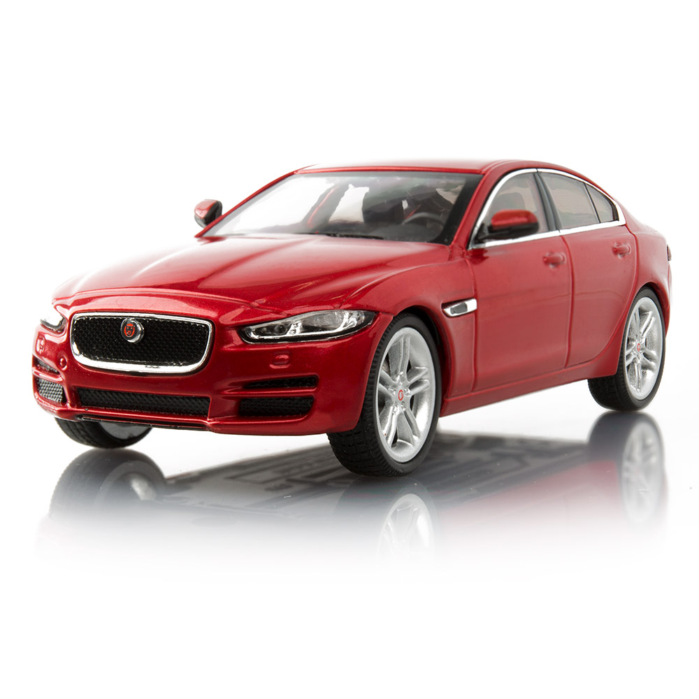 Модель Jaguar Xe LAND ROVER jdcax760