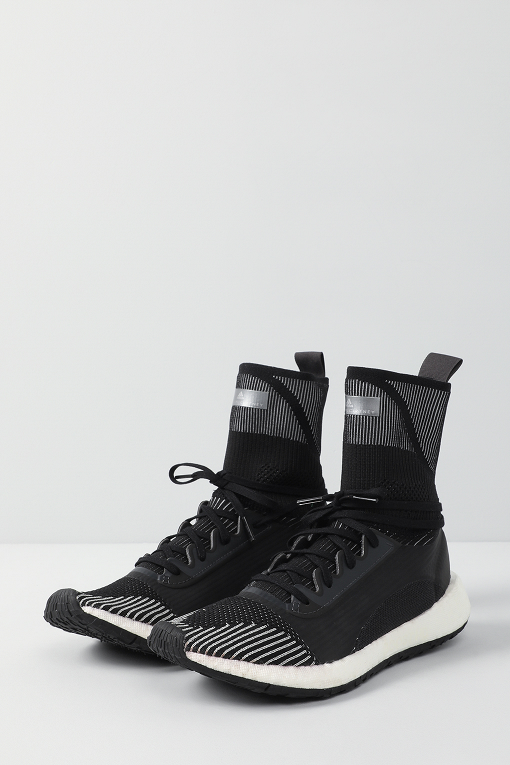 

Кроссовки женские Adidas EG1067 черные 6.5 UK, Черный, EG1067