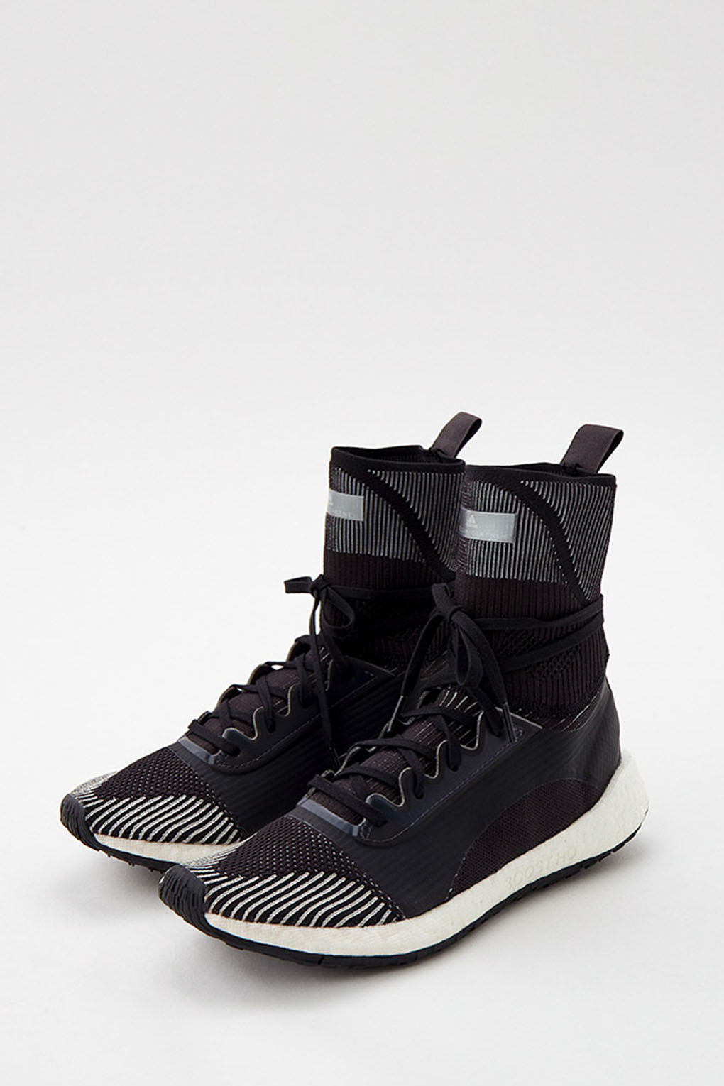

Кроссовки женские Adidas G25878 черные 4 UK, Черный, G25878