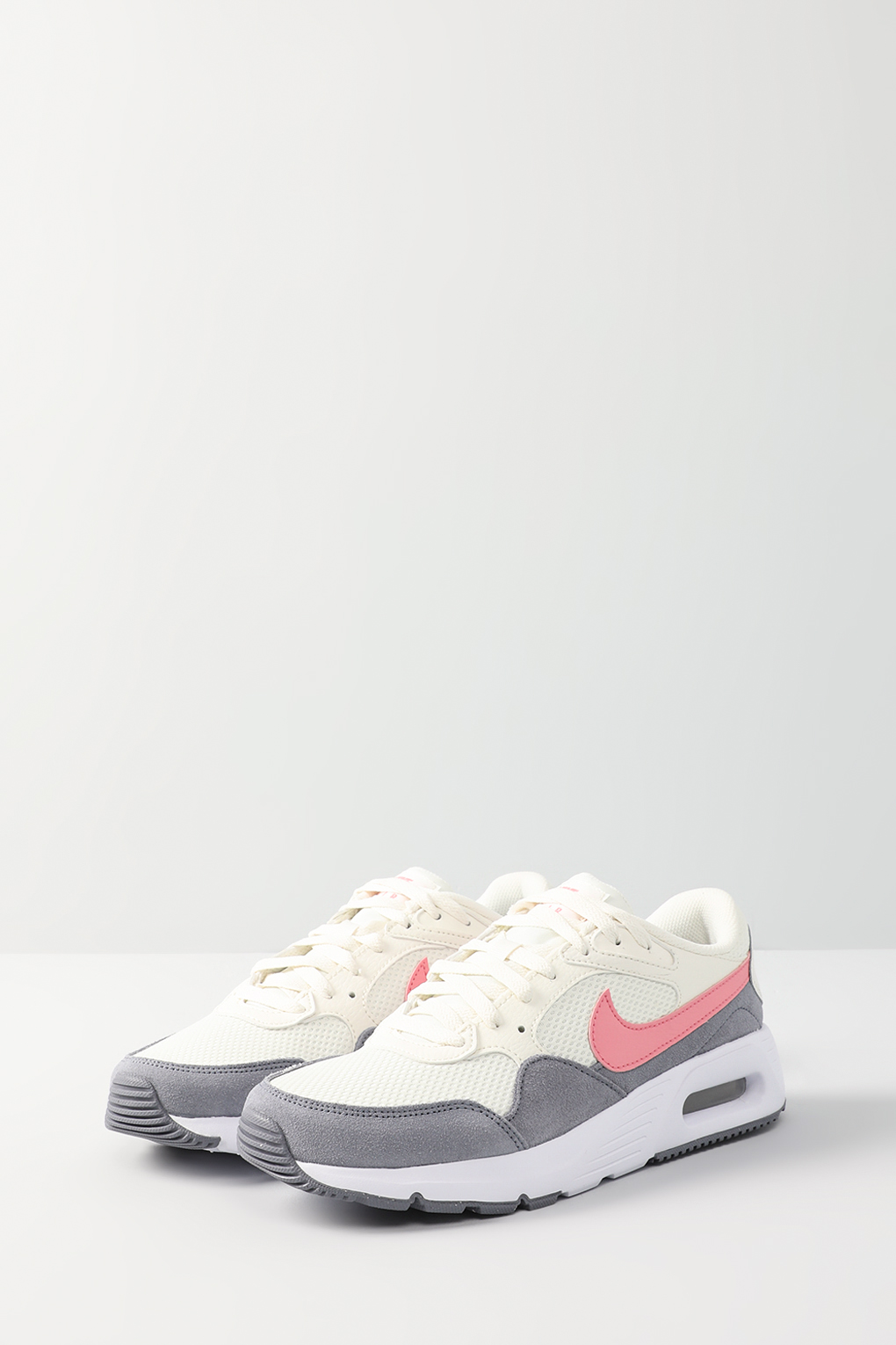 

Спортивные кроссовки женские Nike CW4554 белые 6.5 US, Белый, CW4554
