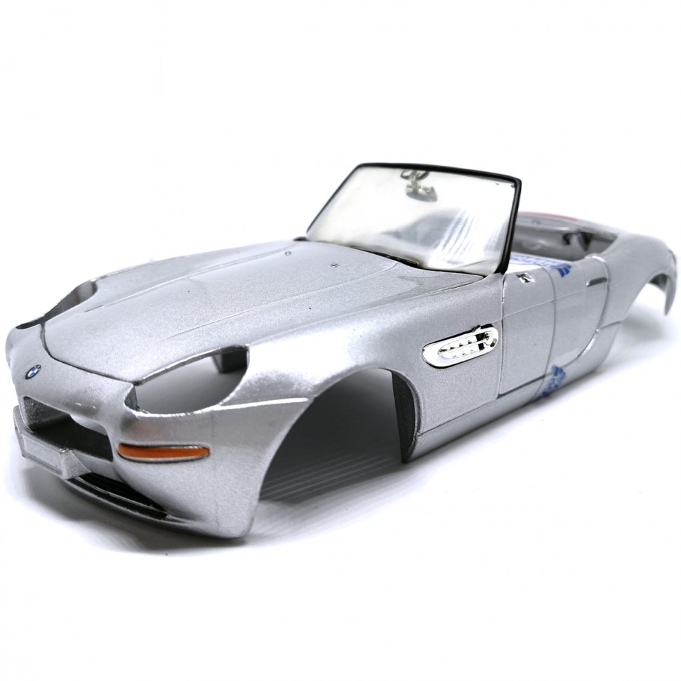Модель для сборки MOTORMAX автомобиль BMW Z8 Roadster 2001 года, 1:24 75120/4