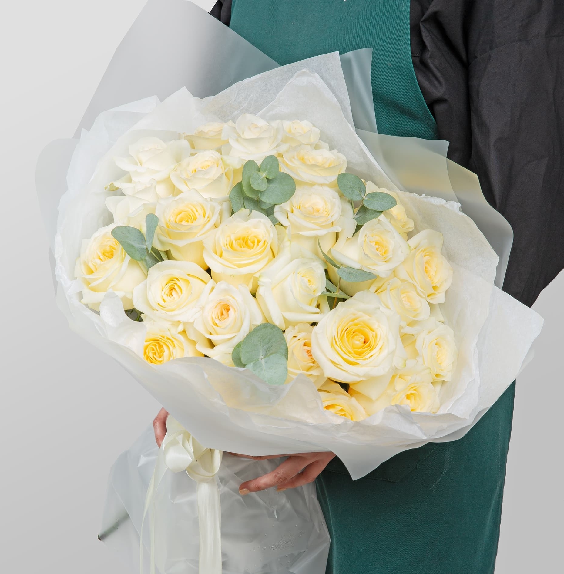 

Букет Studio Floristic роз эквадор 25 шт 60 см Тайна нежности кремовый
