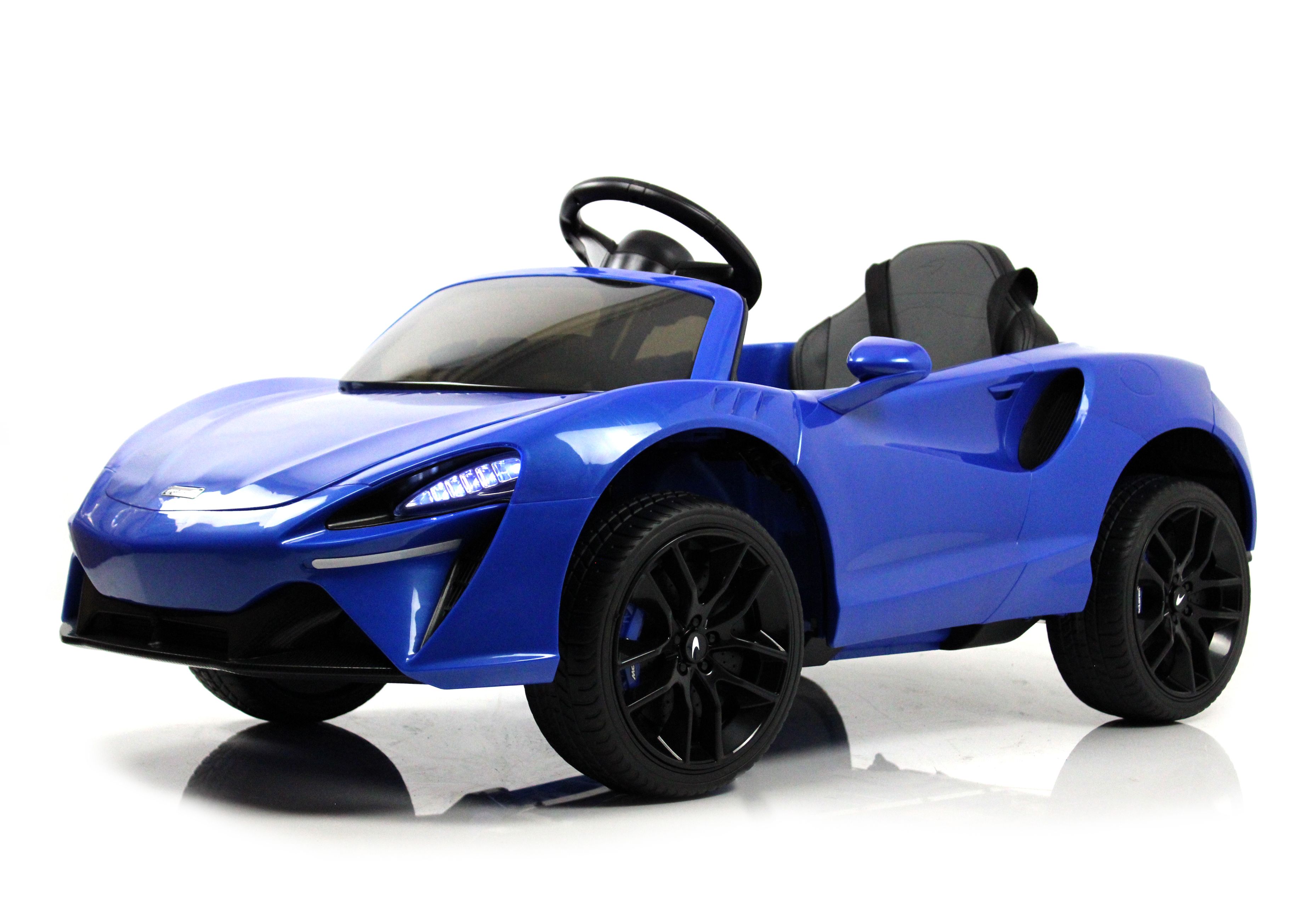 Детский электромобиль RiverToys McLaren Artura P888BP Синий электромобиль lexus синий глянец rivertoys