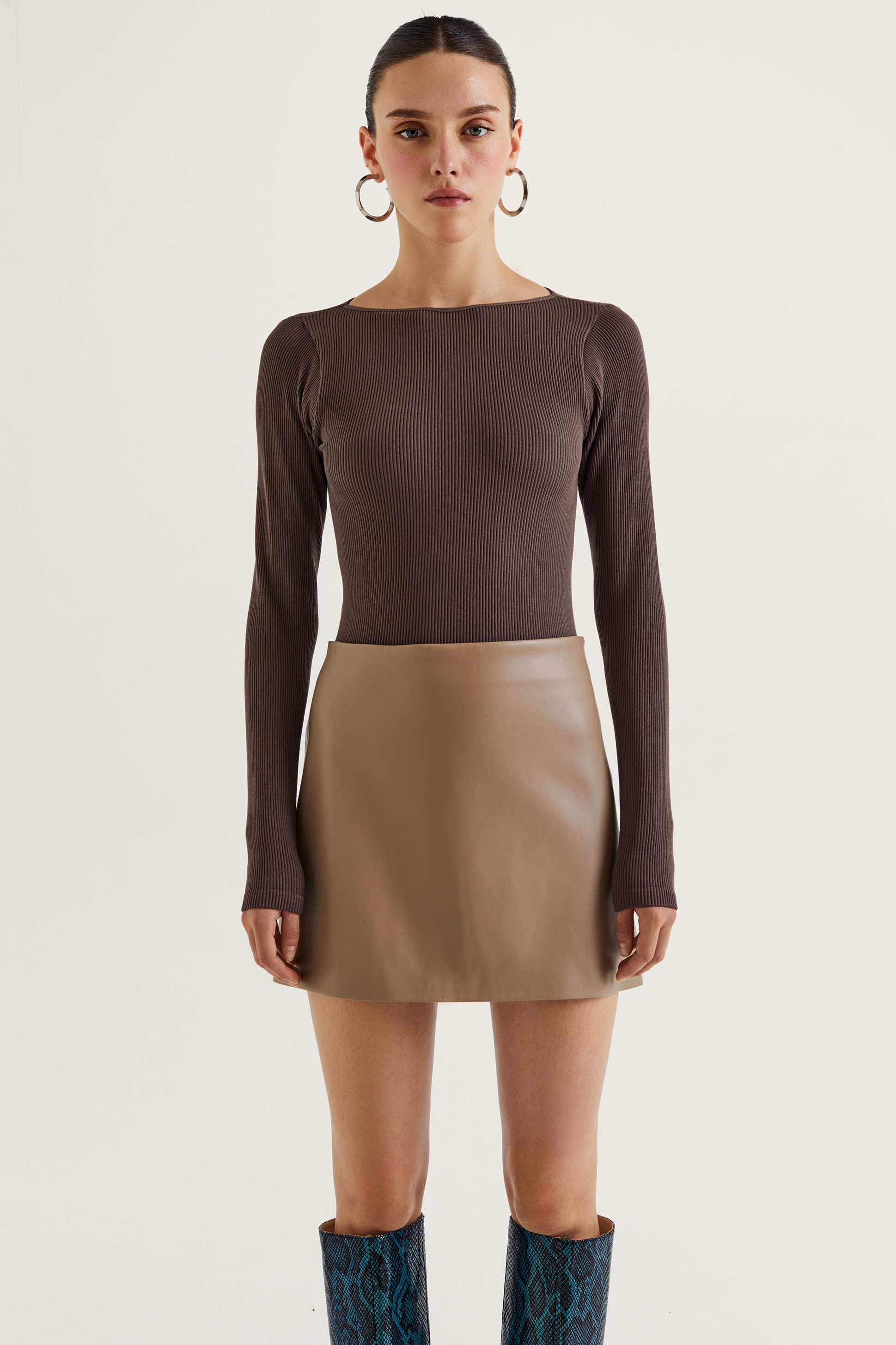 

Боди женское LOVE REPUBLIC 2359107312 коричневое M/L, 2359107312