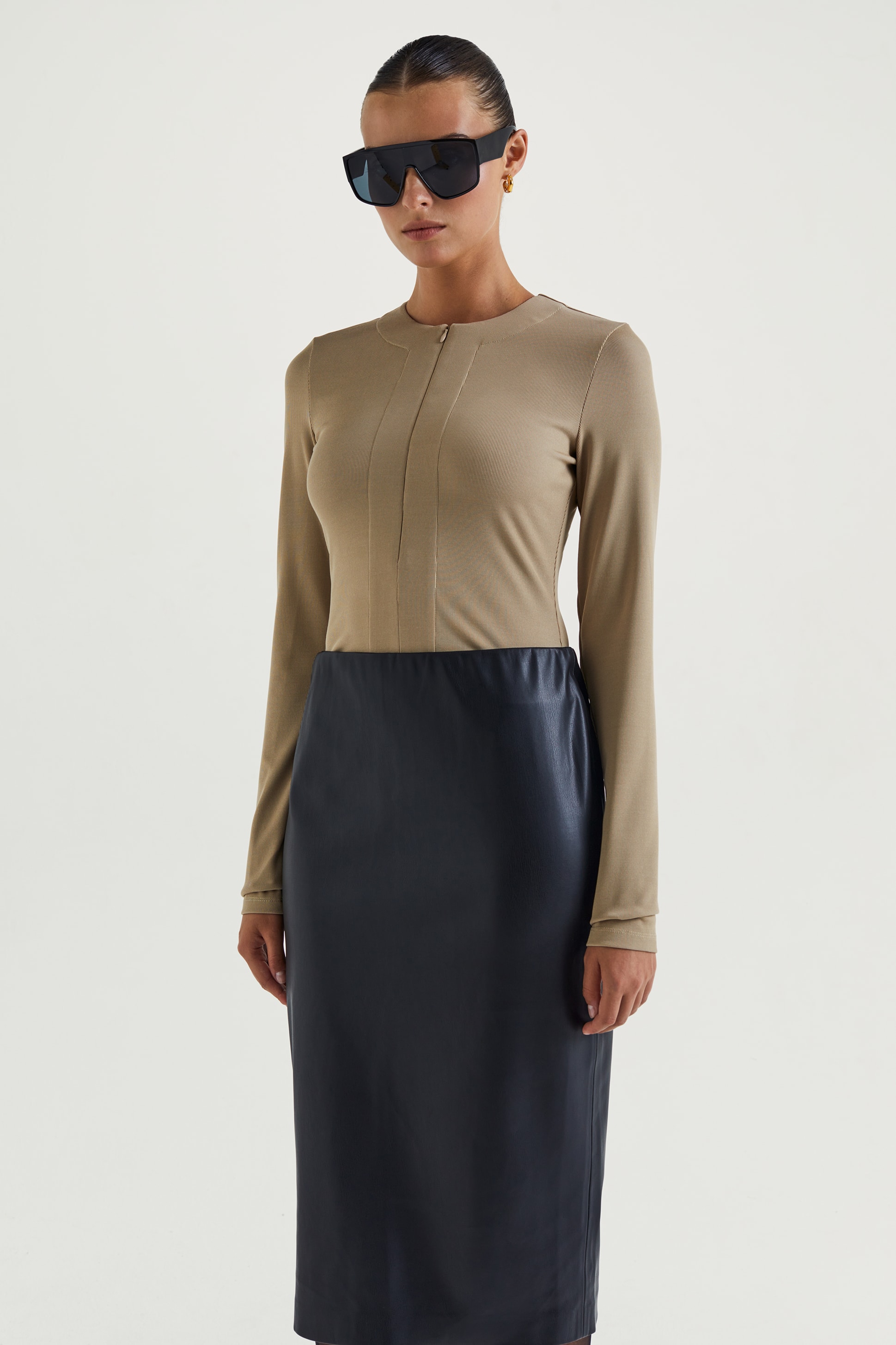 

Боди женское LOVE REPUBLIC 2359109314 бежевое S, 2359109314