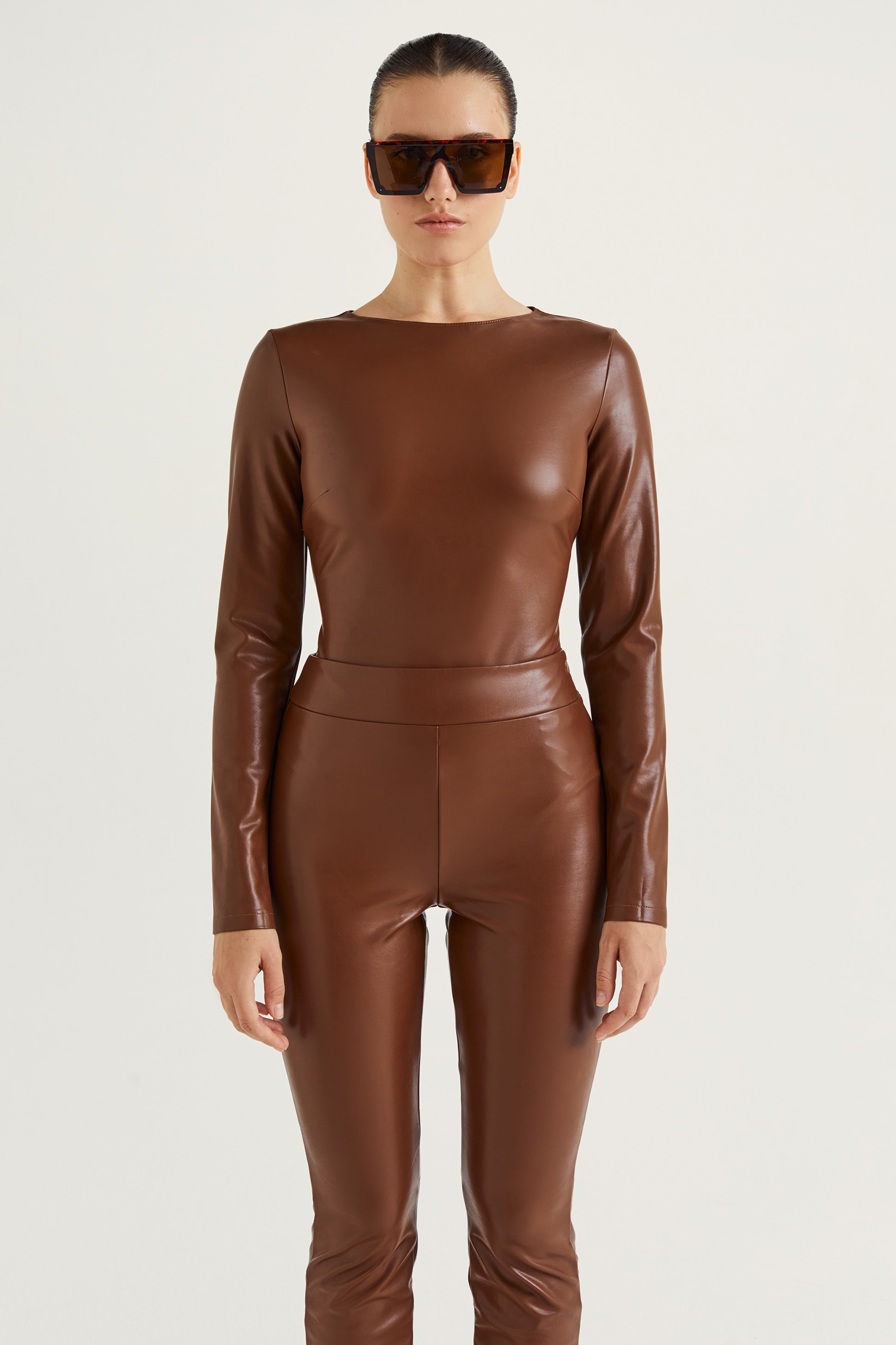 

Боди женское LOVE REPUBLIC 2450101305 коричневое M, 2450101305