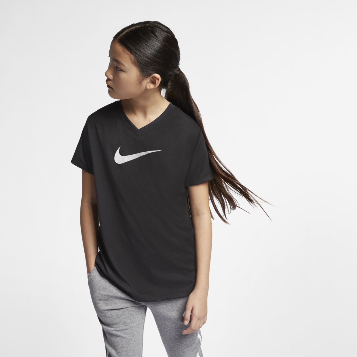 фото Футболка детская nike g dry tee leg vneck swoosh цв.черный р.122