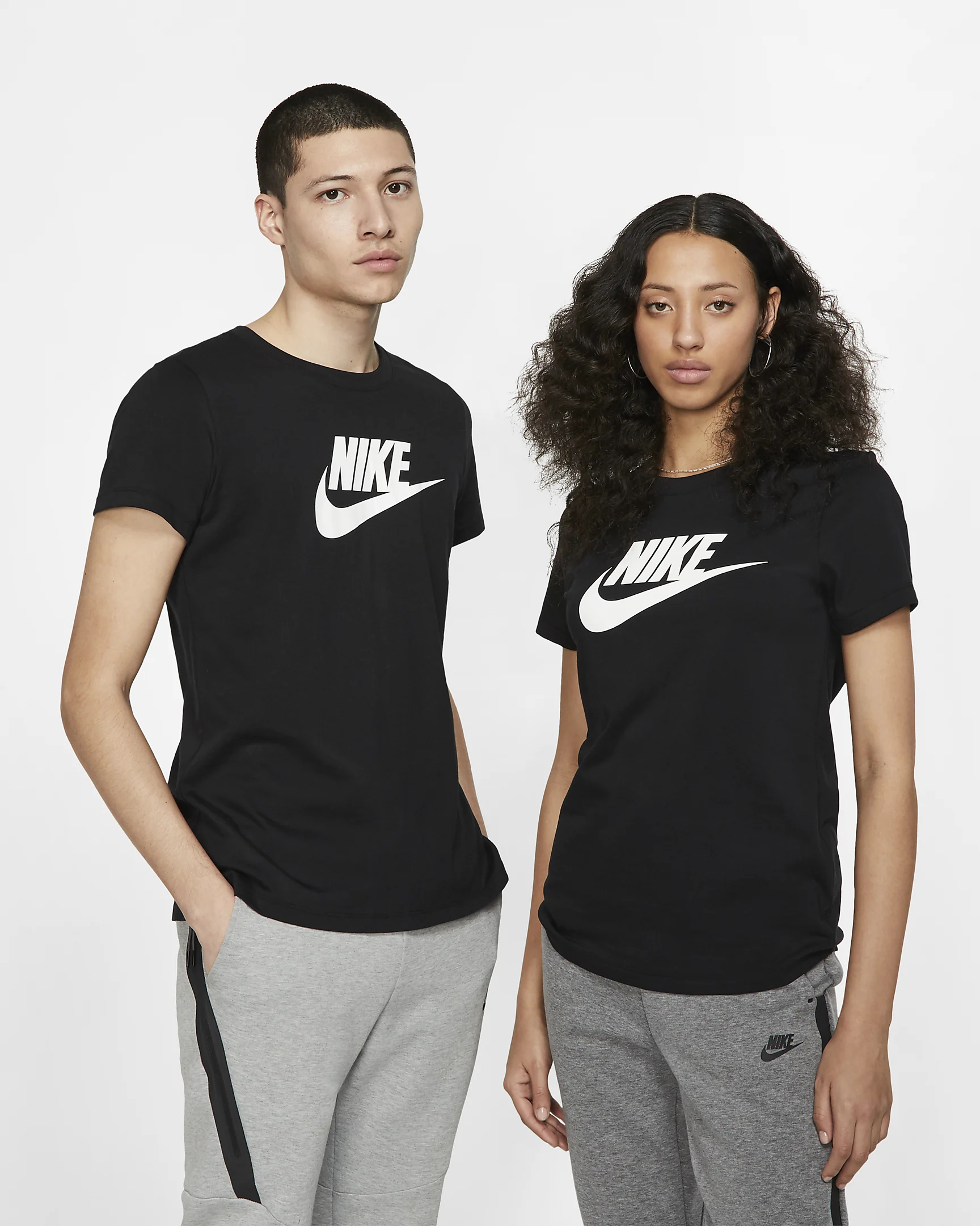 Футболка женская Nike Nsw Tee Essntl Icon Futura BV6169-010 черная XL