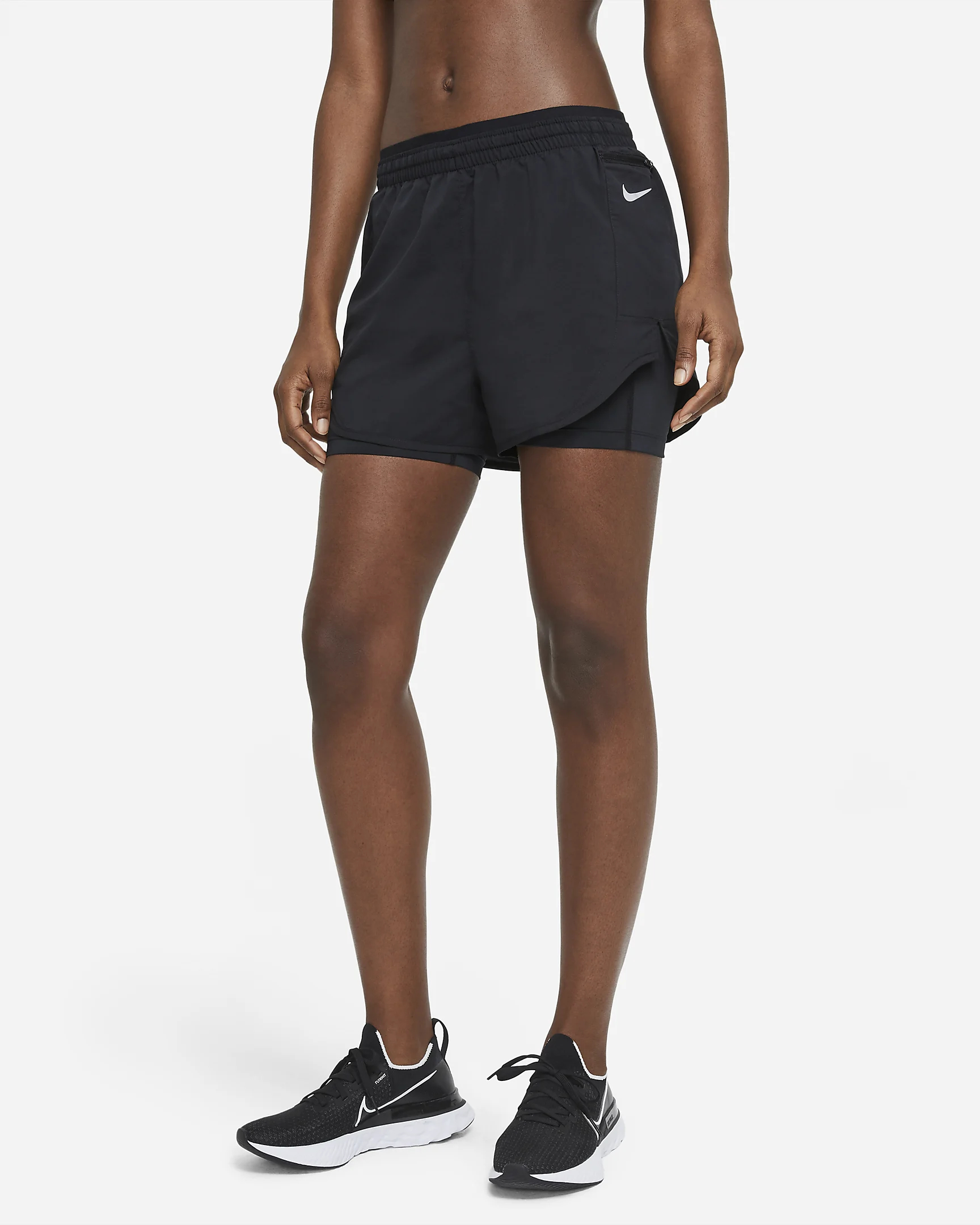 Cпортивные шорты женские Nike Nk Tempo Luxe 2In1 Short CZ9574-010 черные M