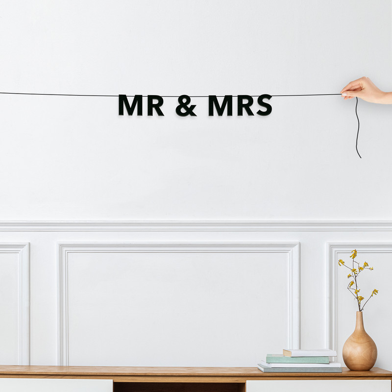

Гирлянда-растяжка MR & MRS VN669 черная, Черный, MR & MRS