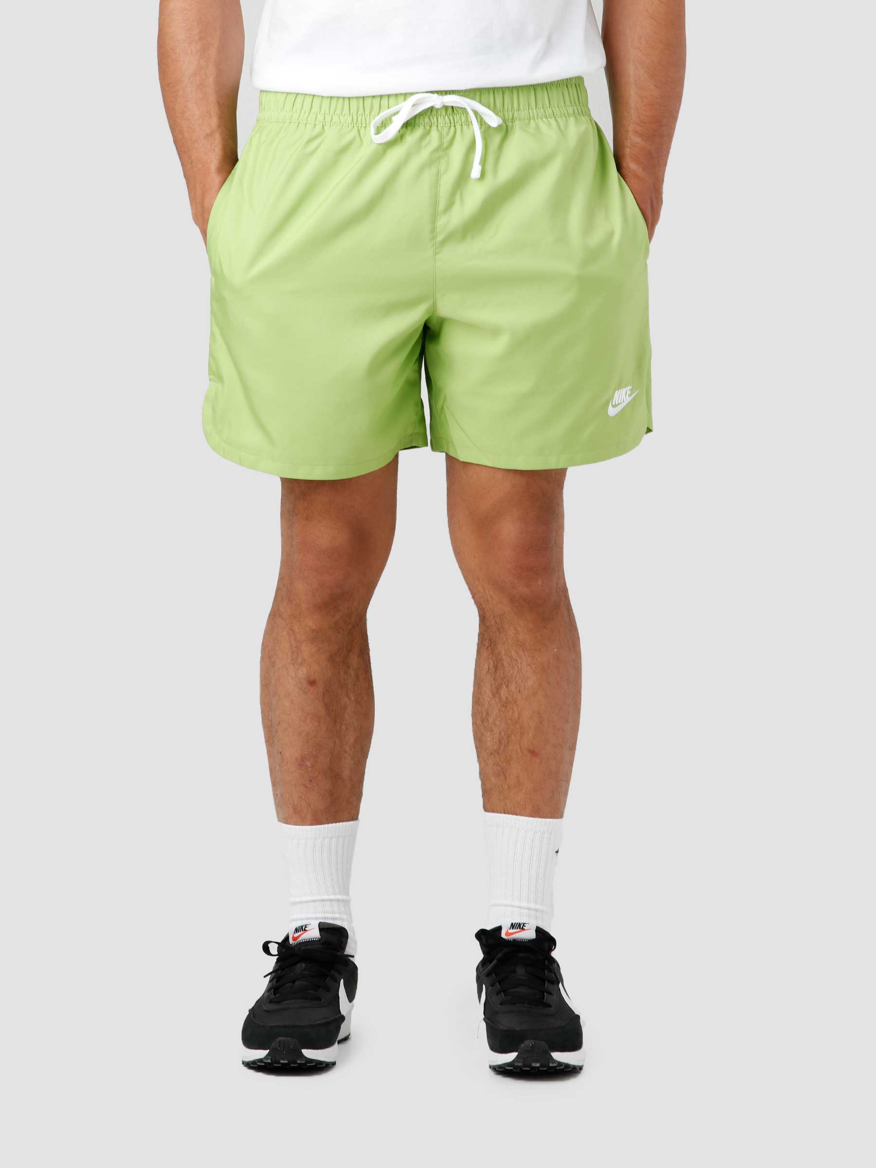 Спортивные шорты мужские Nike Spe Wvn Lnd Flow Short DM6829-332 зеленые XL