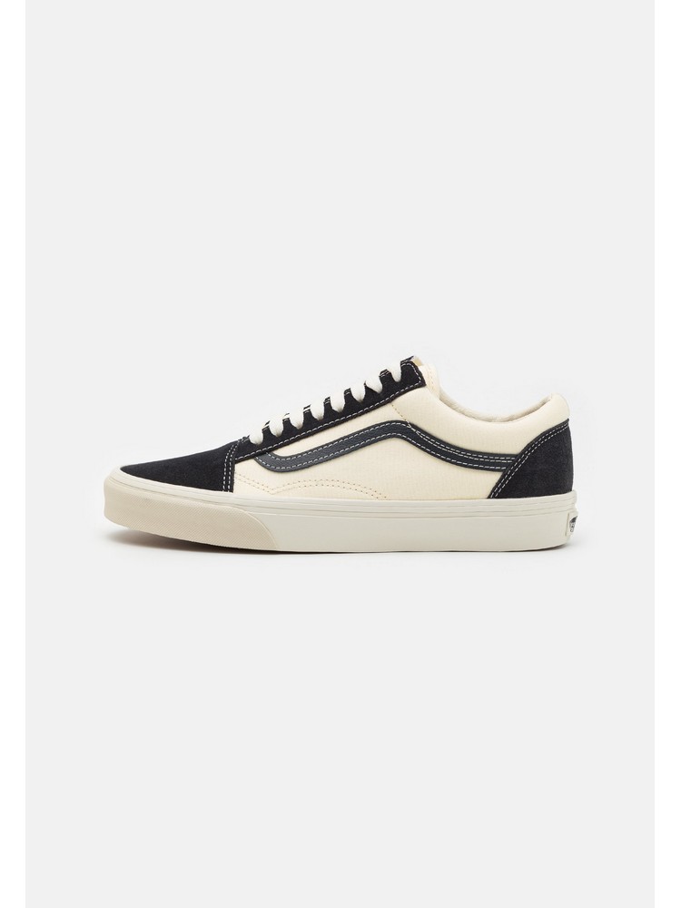 

Кеды унисекс VANS VA215O0CX черные 37 EU, Черный, VA215O0CX