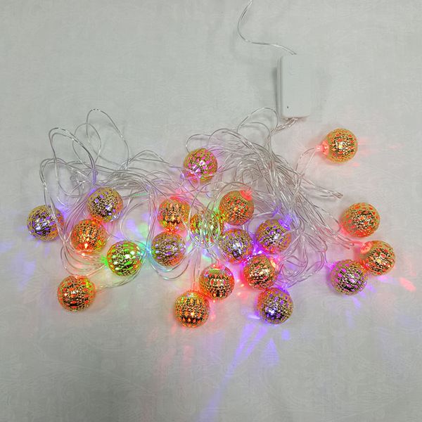Новогодняя светодиодная гирлянда с миниатюрными золотистыми шарами, длиной 4 метра, с подсветкой в различных цветах RGB.