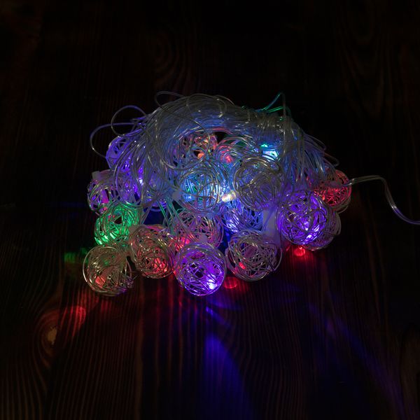 Световая гирлянда новогодняя LED С клубочками серебро 9389 4 м разноцветный/RGB
