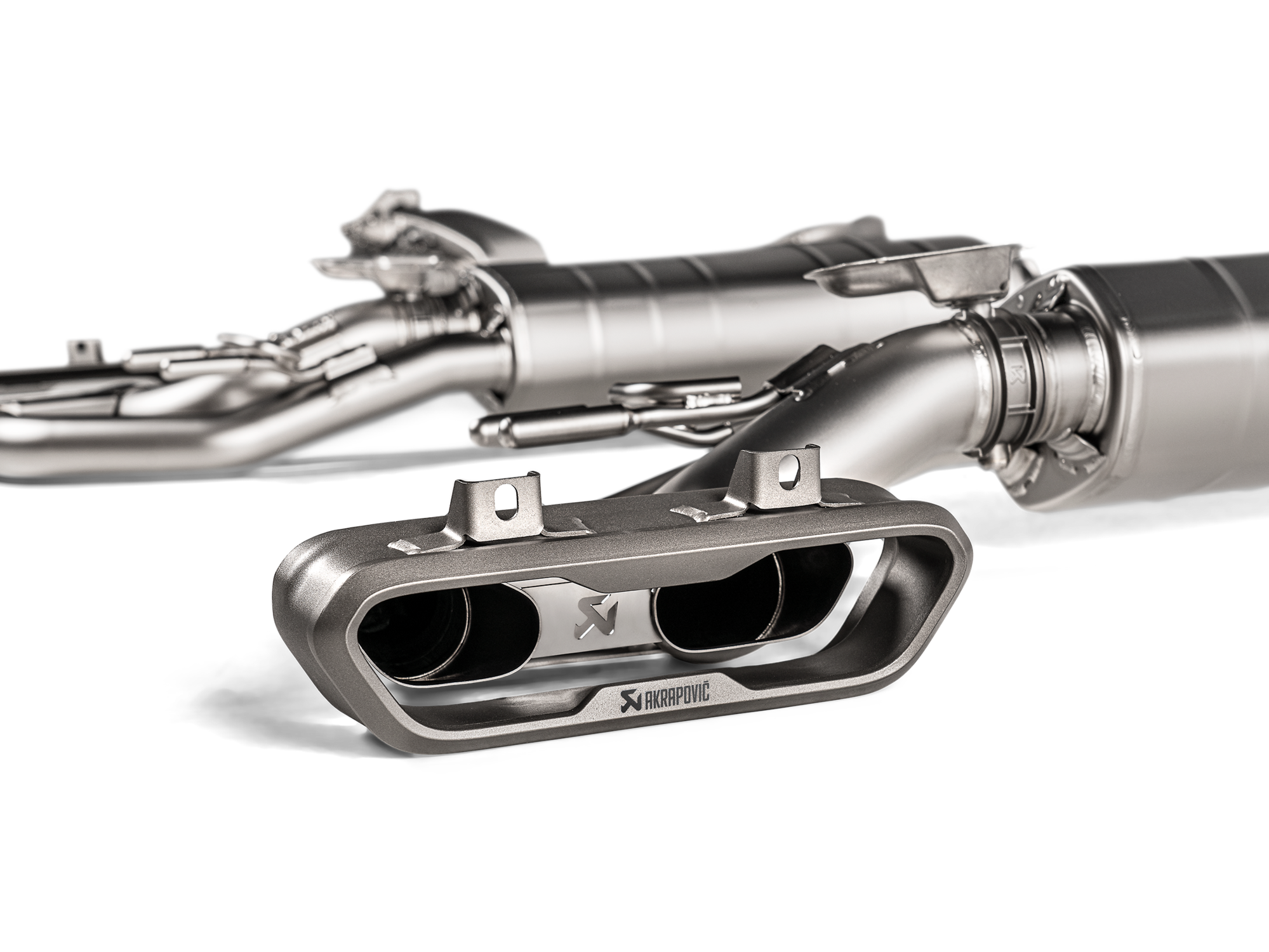 

Комплект для установки Akrapovic AKRAPOVIC P-HF1225 S-ME/TI/5 на MERCEDES BENZ W463A G500