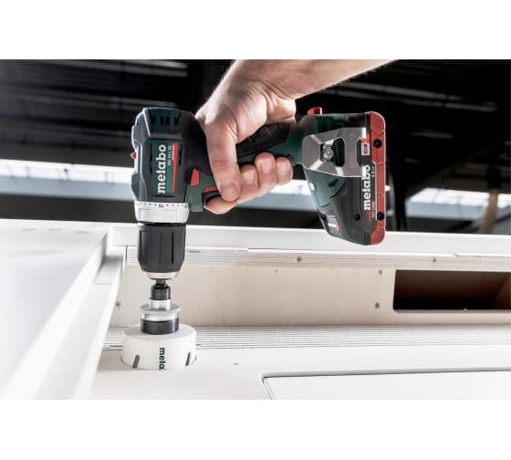 фото Шуруповерт metabo bs 18 l bl+ перчатки