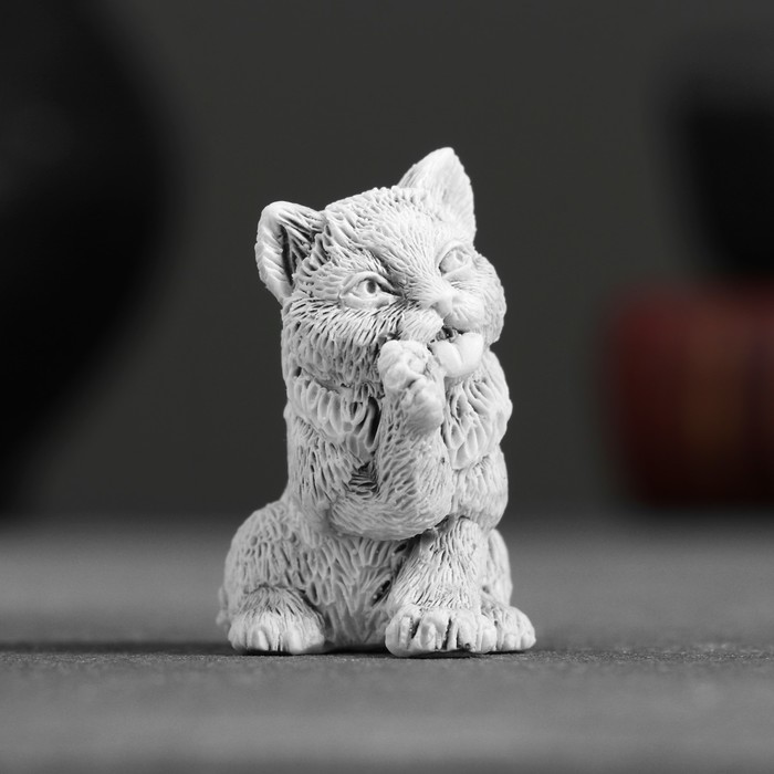 фото Сувенир "котенок умывается маленький" 4,5см сувениры из мраморной крошки
