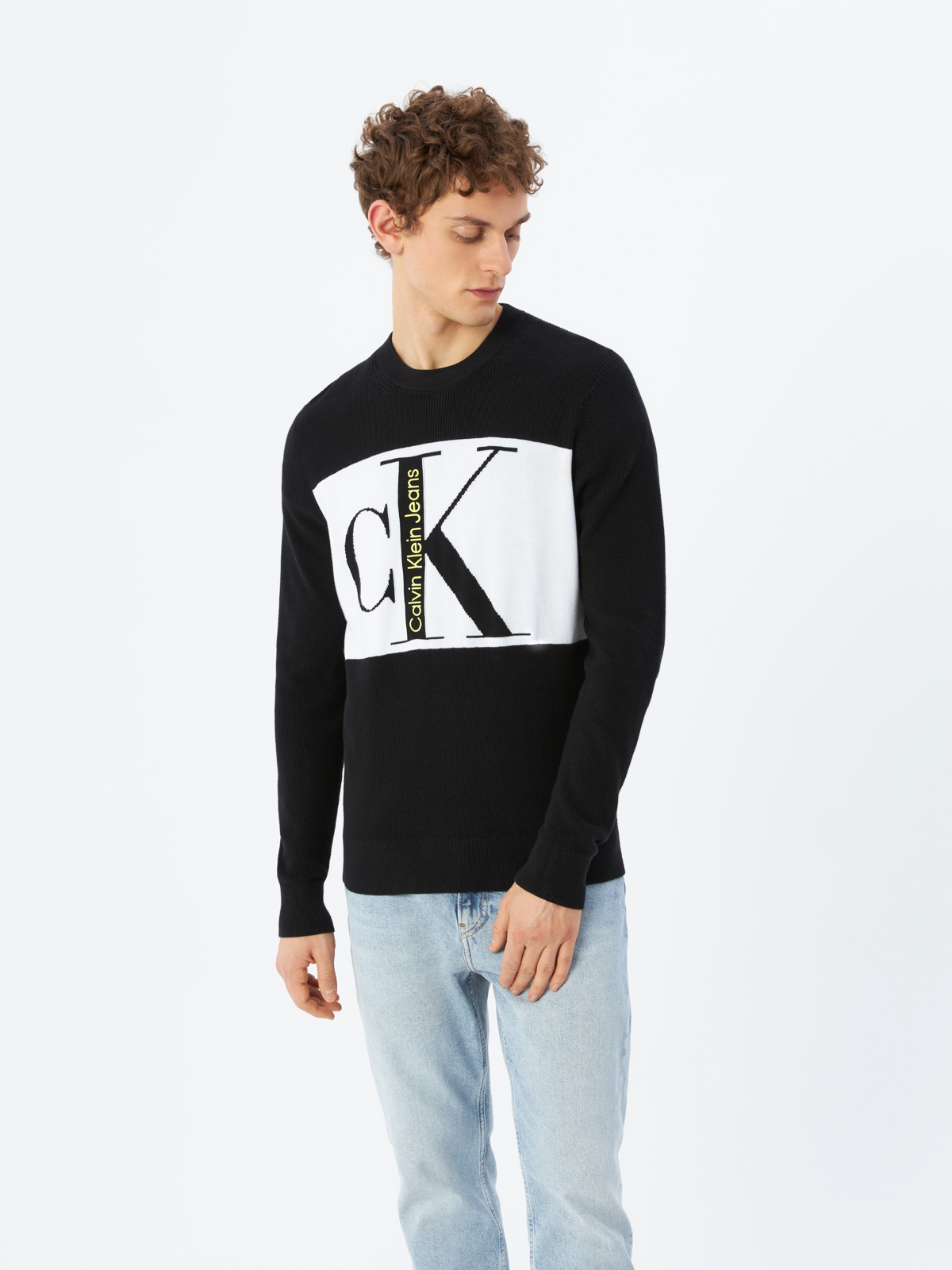 Джемпер мужской Calvin Klein Jeans J30J322203BEH черный размер L 5889₽