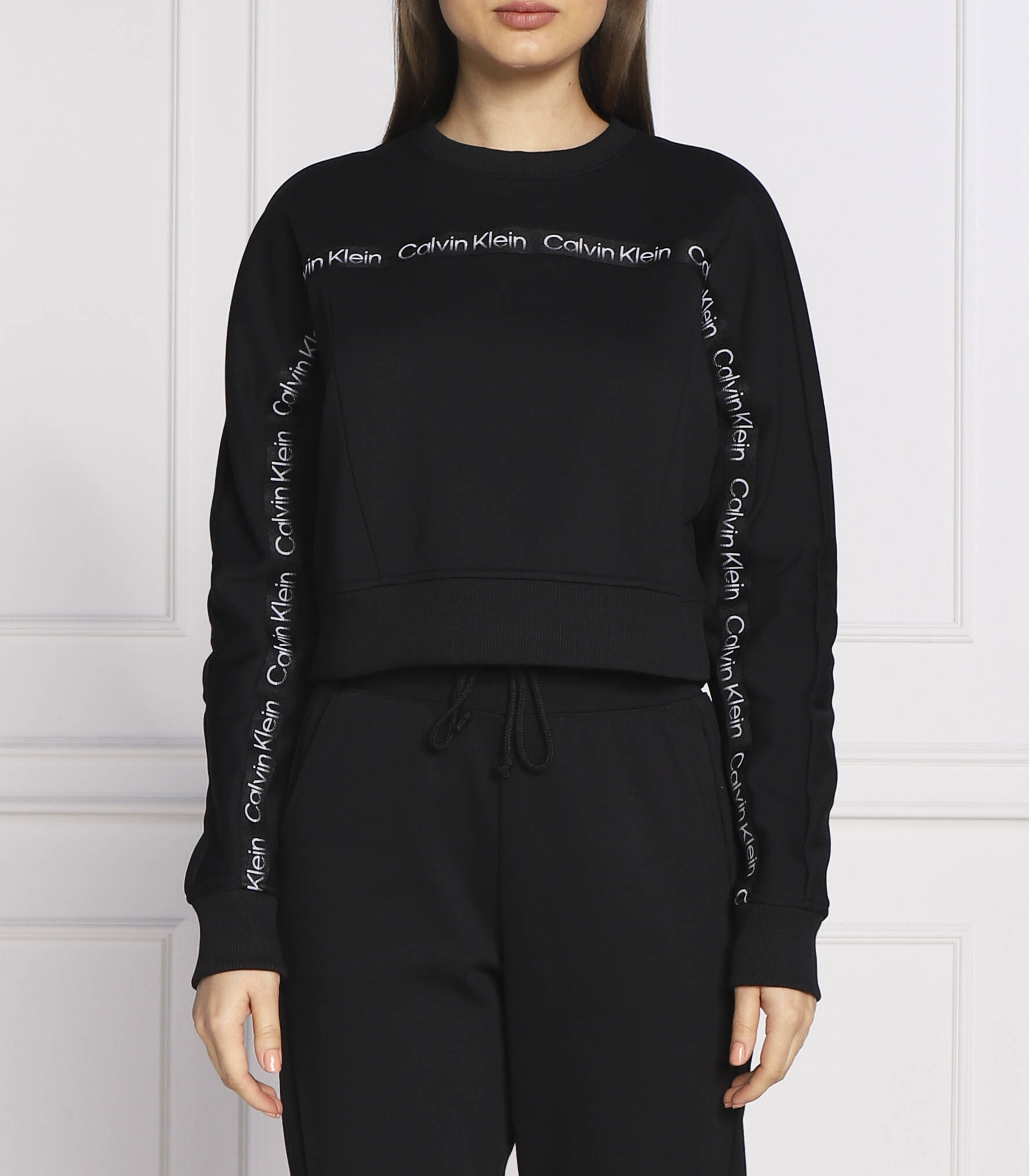 Свитшот женский Calvin Klein 00GWF2W300BAE черный, размер S