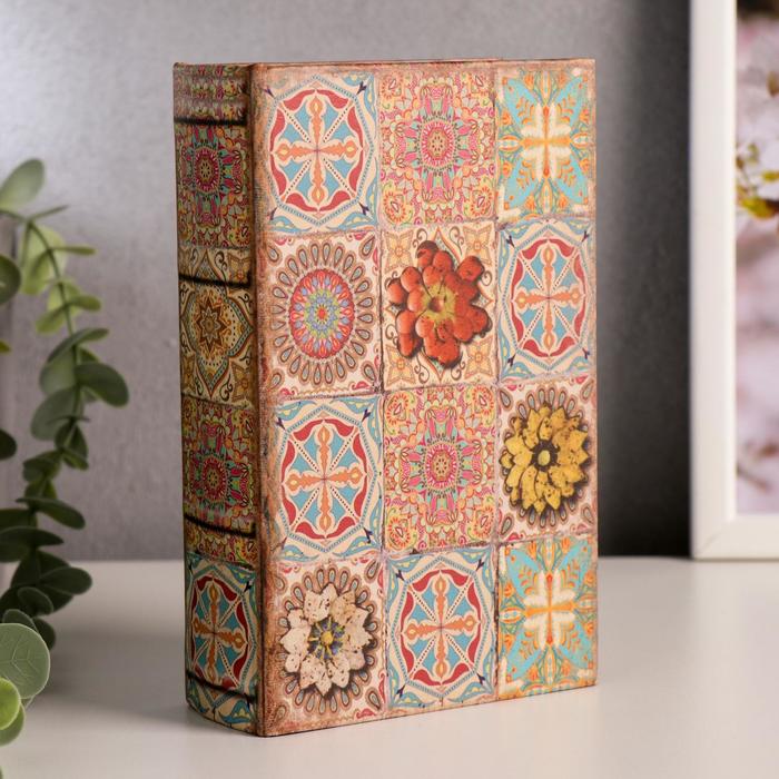 

Сейф-книга дерево "Цветочные узоры на восточном ковре" кожзам 17х11х5 см