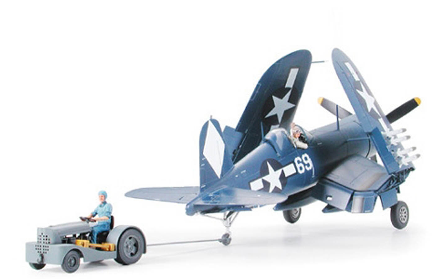 

Сборная модель Tamiya 1/48 Самолёт F4U-1D Corsair w/Moto-Tug 61085