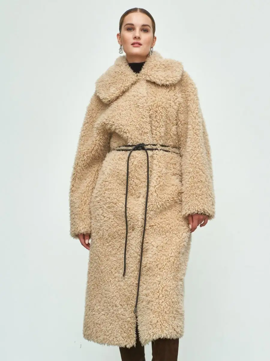 Шуба женская SilverFox S2216-001 бежевая 52 RU 55950₽