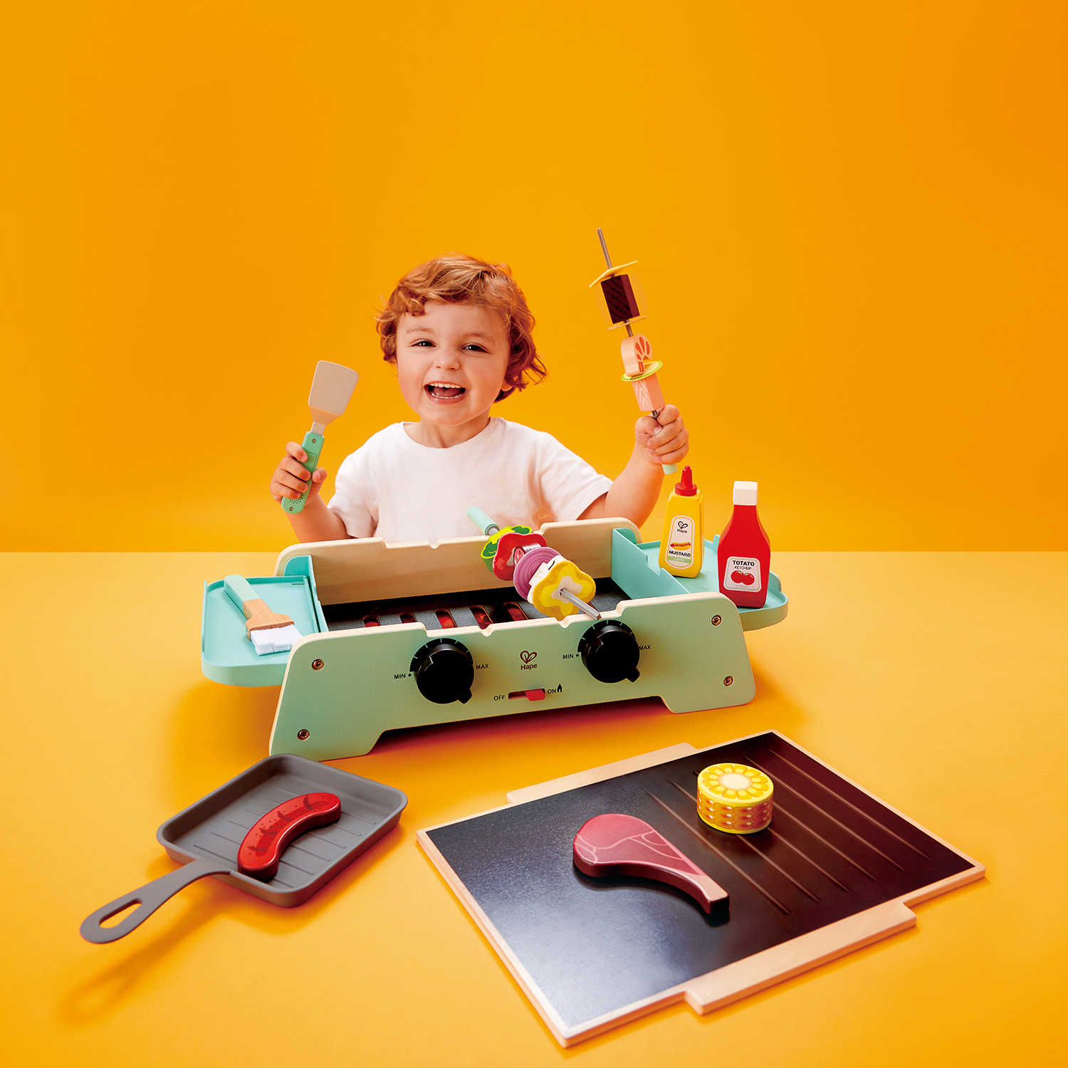 Детский игровой набор Hape Гриль с едой E3214_HP сухарики три корочки холодец с хреном и горчицей 60г
