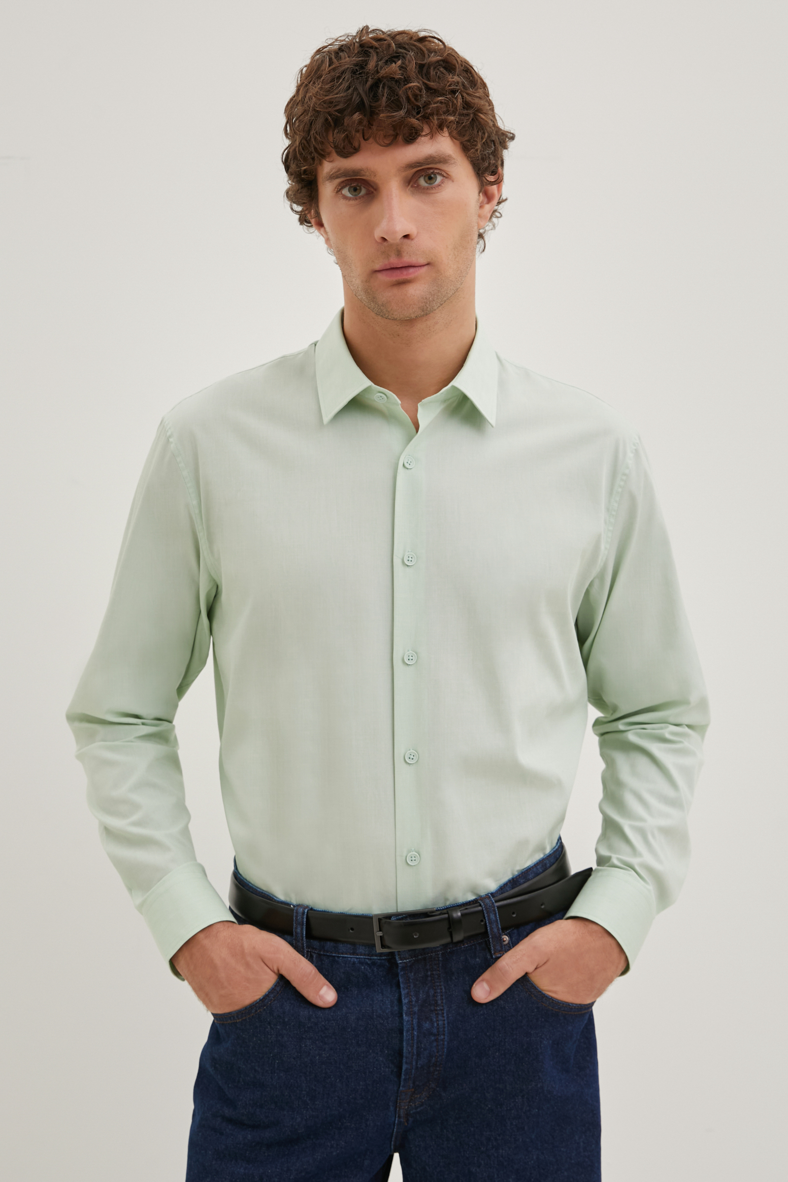 Рубашка мужская Finn Flare FBE21045 зеленая M