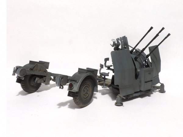 

Модель Tamiya 1/35 2-х сантиметровая зенитка Flakvierling 38 с прицелом 35091
