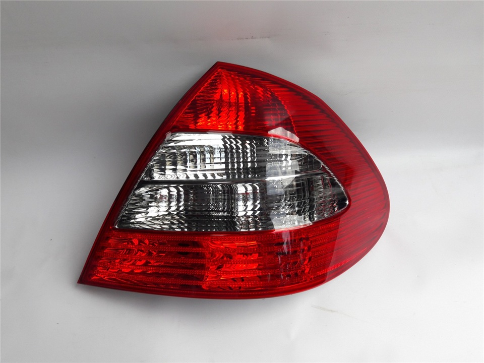 

Фонарь задний в сборе Mercedes-Benz A 166 906 06 02