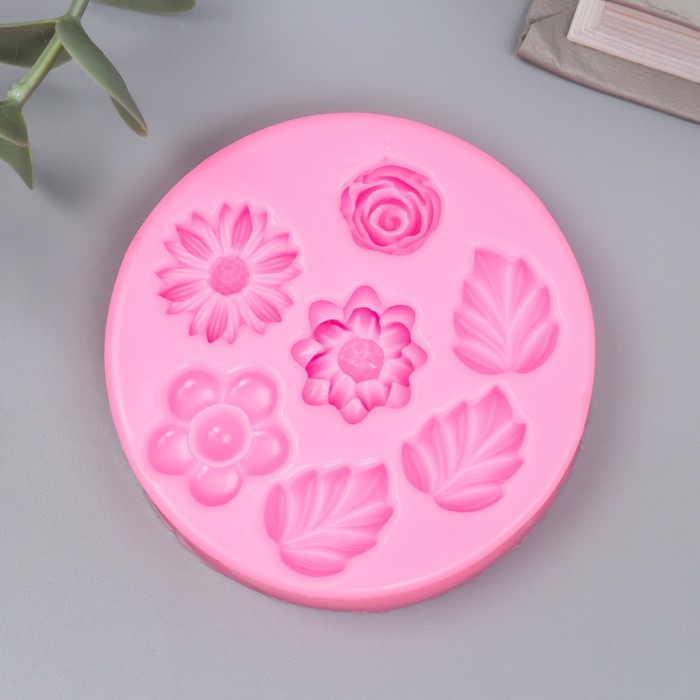

Молд силикон "Цветочки и листочки" 7 предметов 6,8х6,8х1 см, Розовый