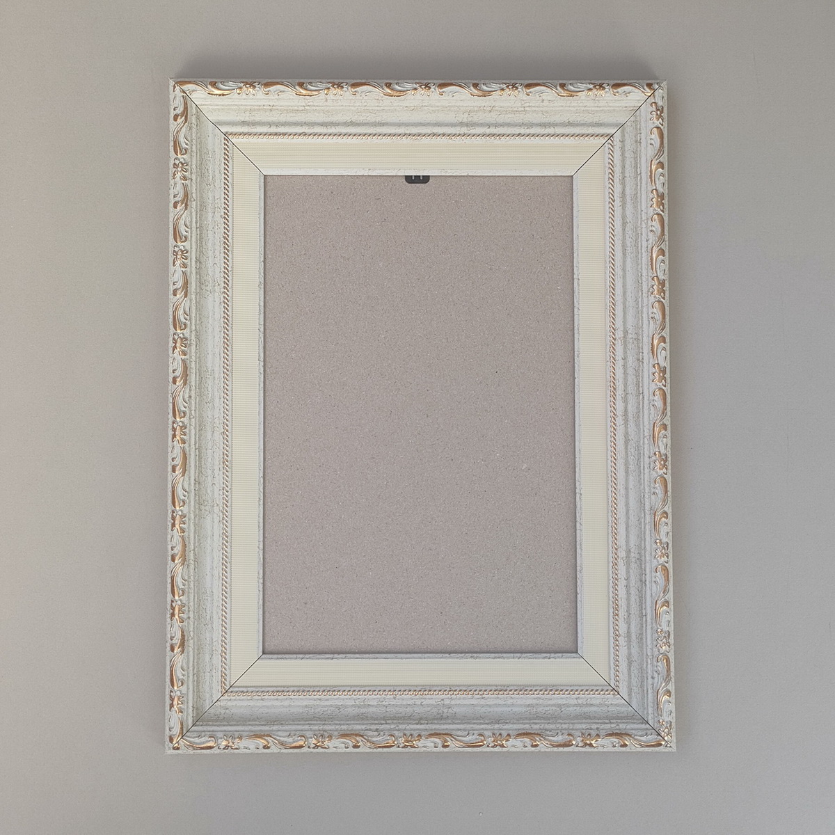 

Багетная рама для картин 25х35 см BR59.33, со стеклом и задником, пластик, цвет: бежевый, BR59.33