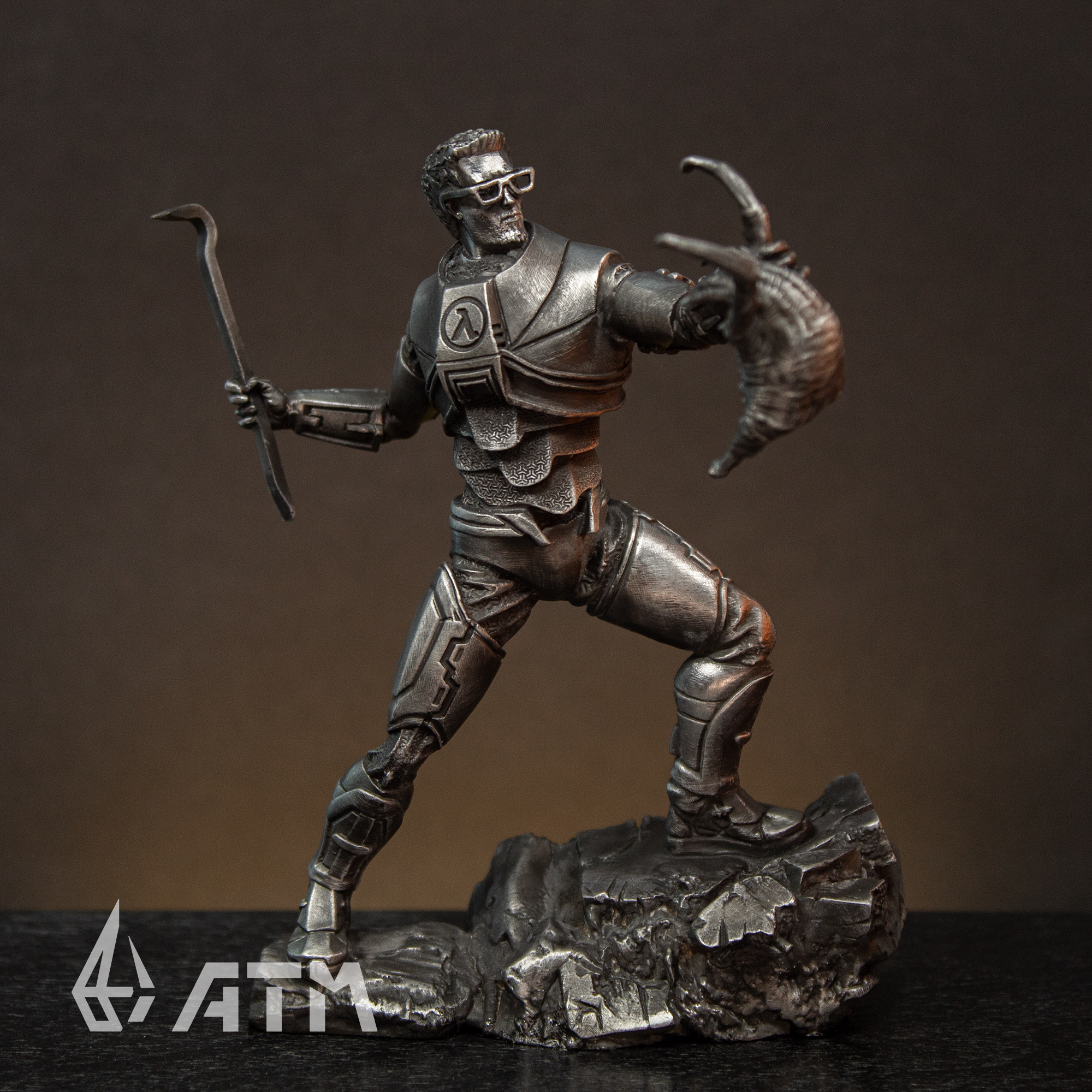 

Фигурка ATM Studio Half-Life: Gordon Freeman, Серебристый