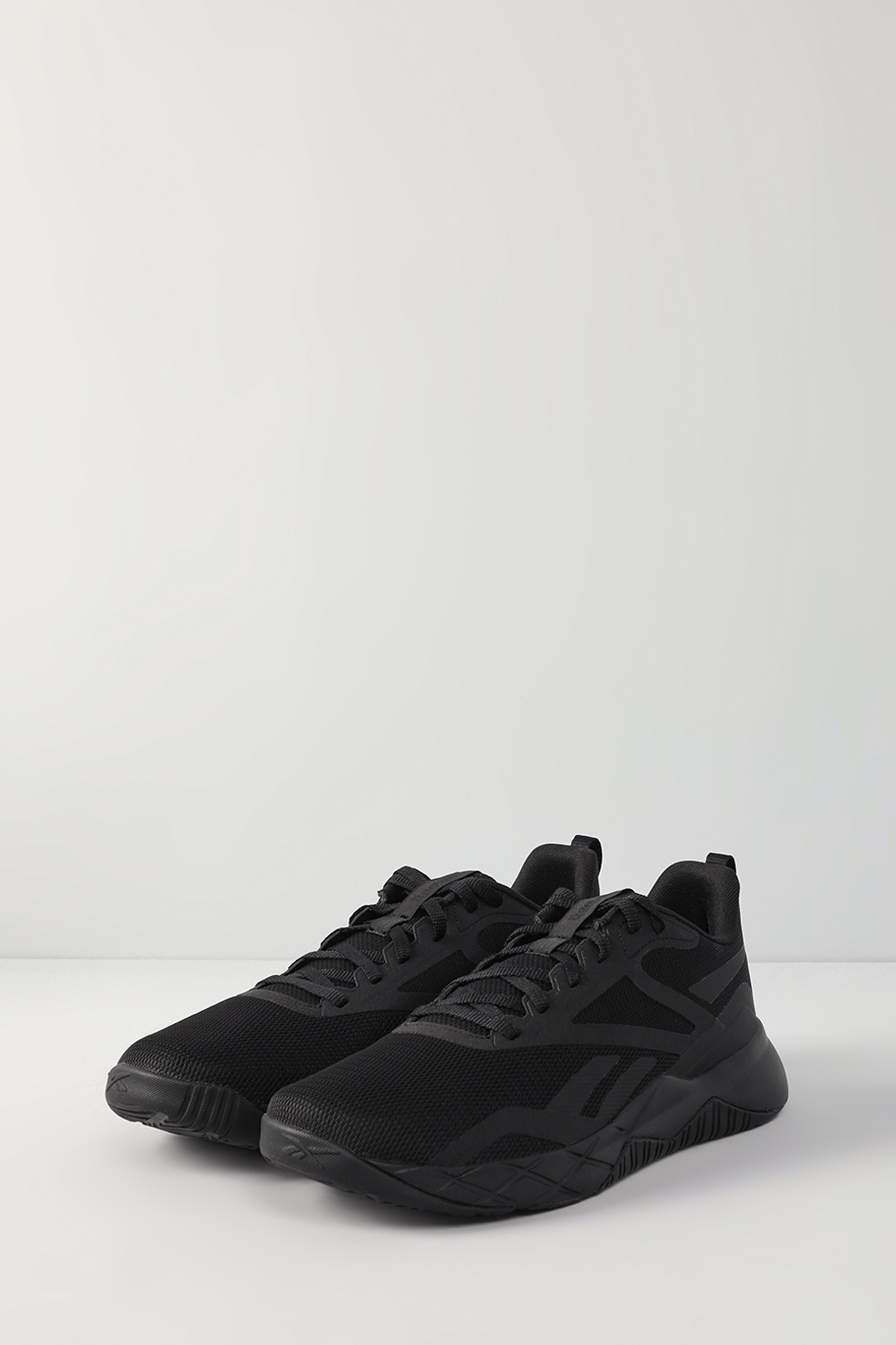 

Кроссовки мужские Reebok 100032888 черные 10 US, Черный, NFX TRAINER