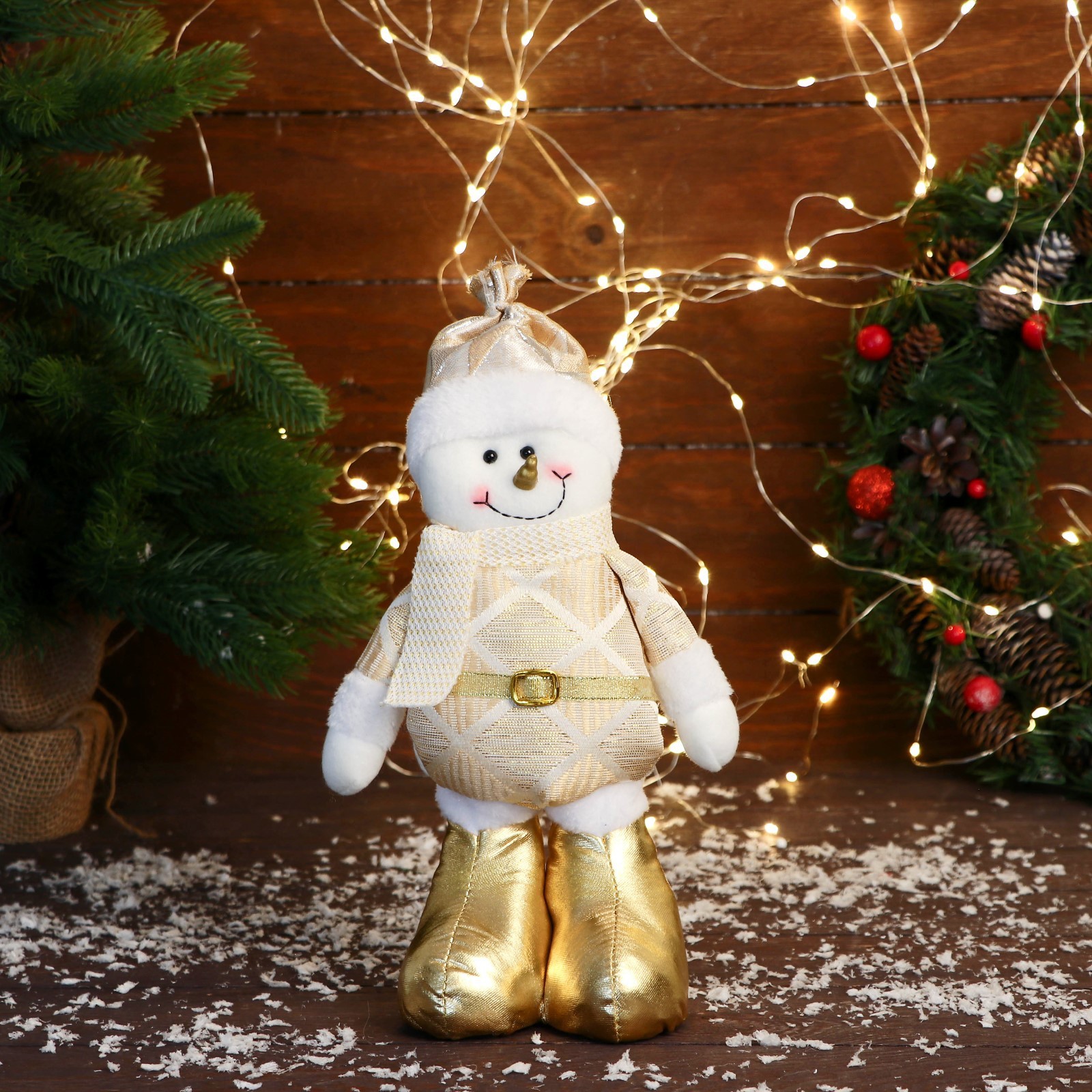 Мягкая игрушка Зимнее волшебство Снеговик в костюме с ромбиками 15х28 см