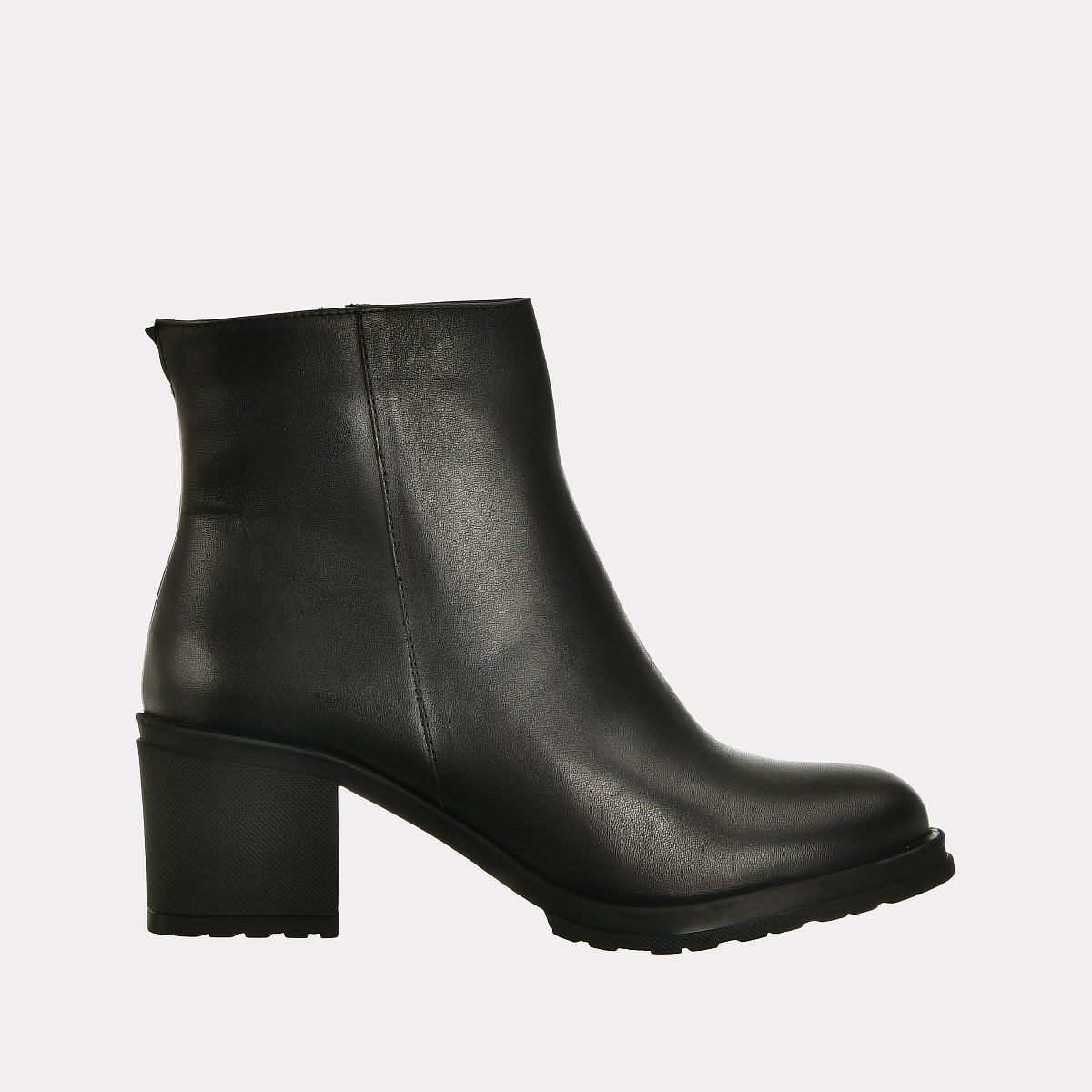

Ботильоны женские Versiya shop 153-1656 черные 39 RU, 153-1656