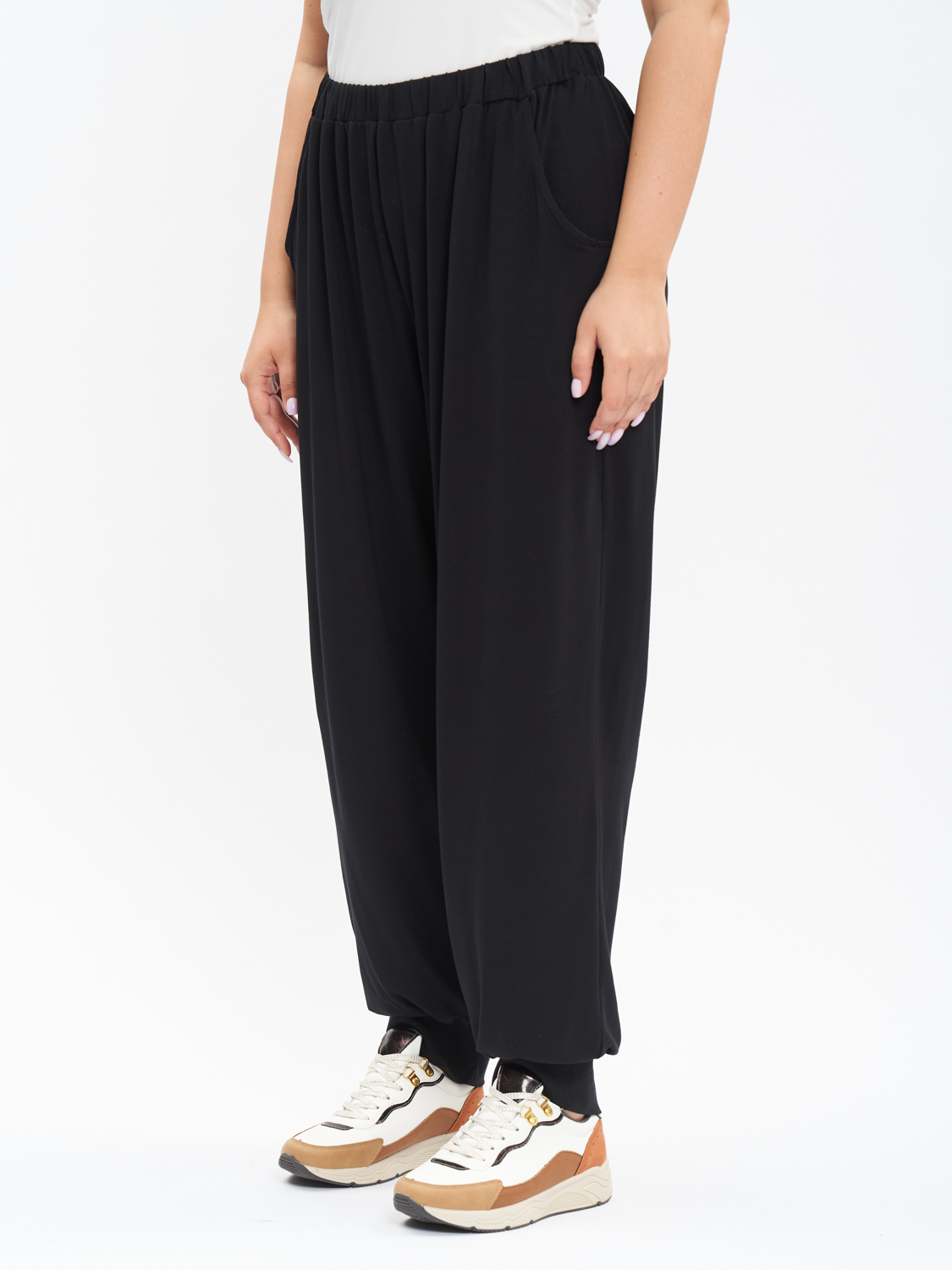 

Спортивные брюки женские ZORY ZBB01303BLK01 черные 60-62, Черный, ZBB01303BLK01