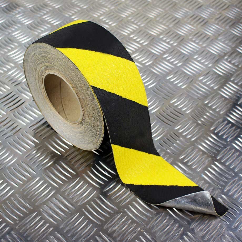 Противоскользящая формуемая лента АнтислипРФ, желто-черная, размер 25мм*18 м лента stayer profi клейкая противоскользящая 25мм х 5м
