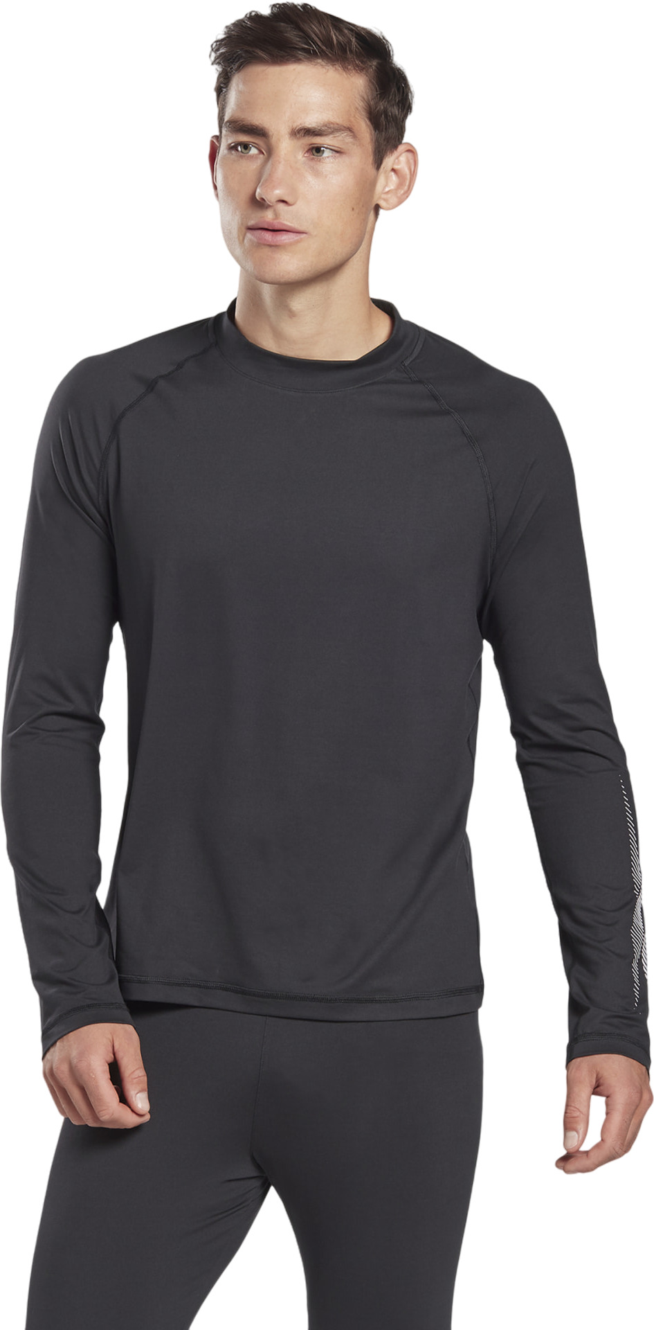 

Лонгслив мужской Reebok FU1646 черный M, FU1646