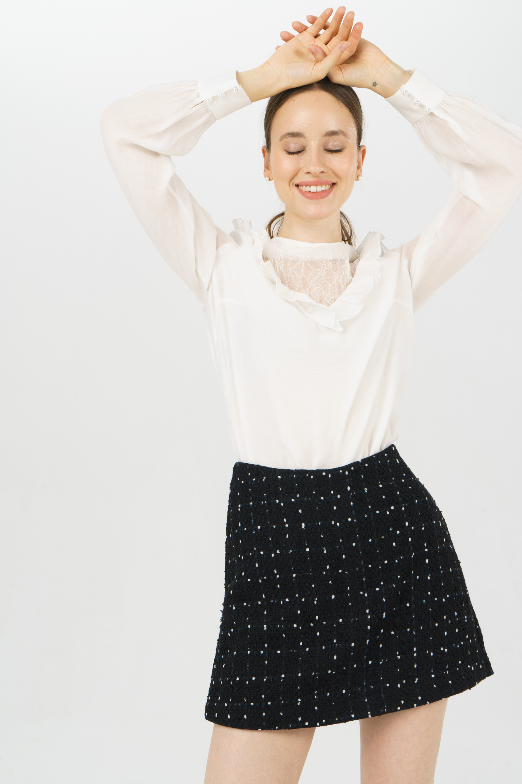 

Шорты женские Ennergiia AW23-TW04 черные 42 RU, AW23-TW04
