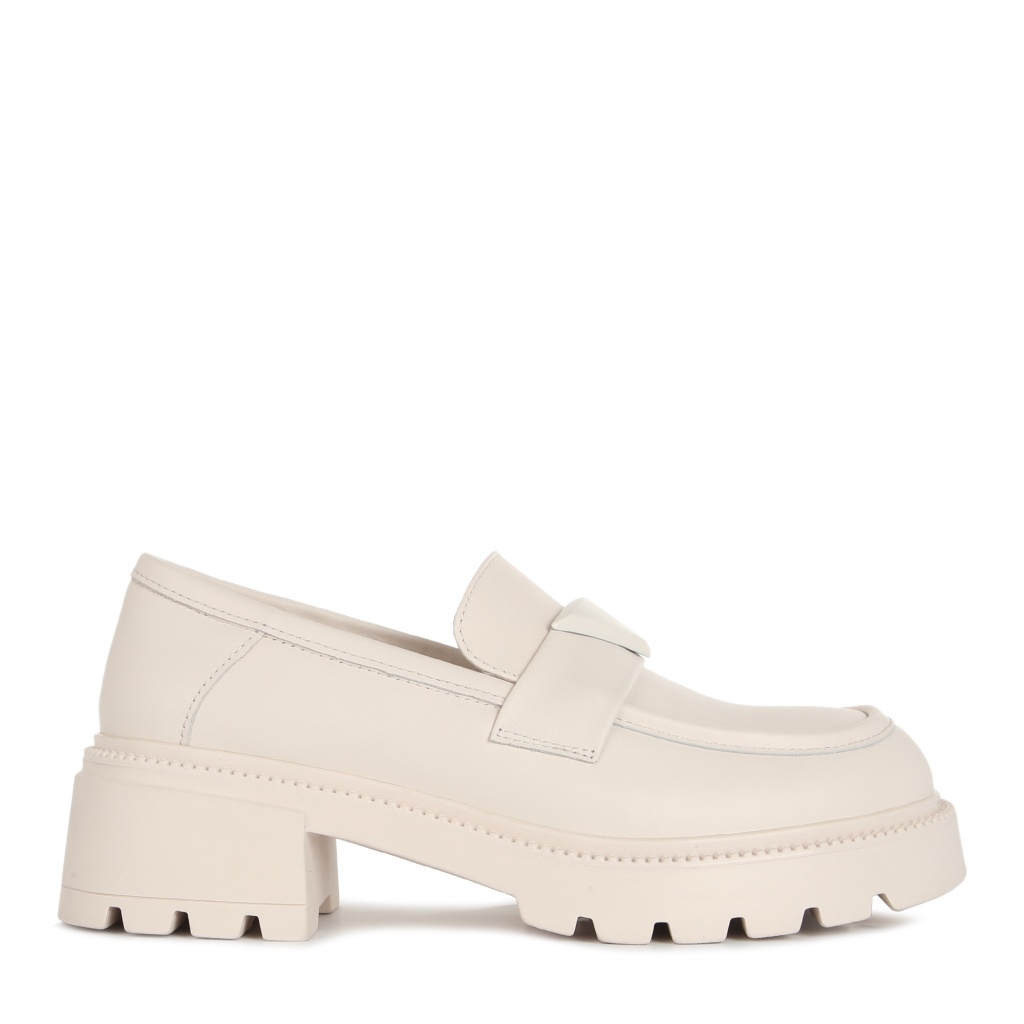 

Лоферы женские Abricot VW-0332 белые 38 RU, VW-0332