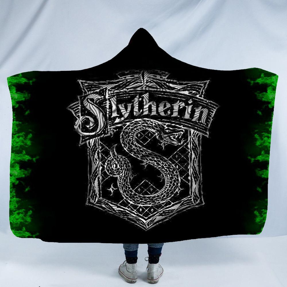 

Плед-покрывало с капюшоном Fantasy Earth Слизерин 1,5х1,3 м., Черный;зеленый, плед с капюшоном