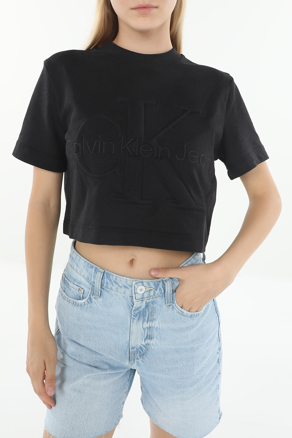 

Футболка женская Calvin Klein Jeans J20J223362 черная S, Черный, J20J223362