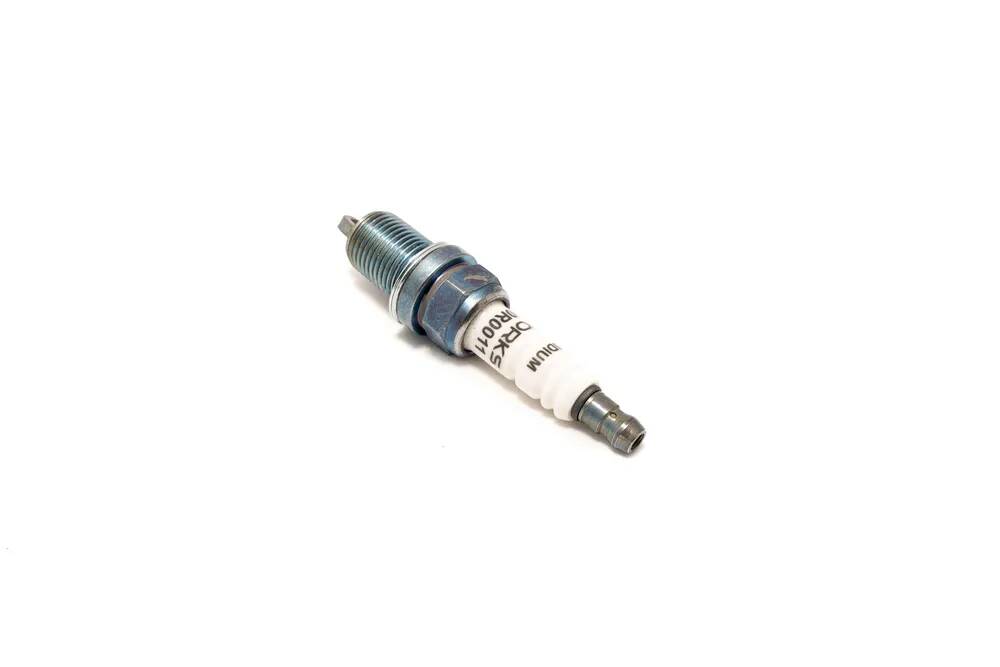 

CWORKS E180R0011 Свеча зажигания (IRIDIUM)