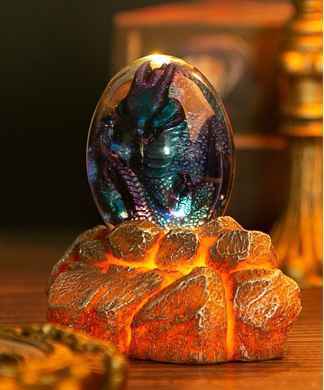 Фигурка-шарм Fantasy Earth яйцо ледяного Дракона на светящейся подставке