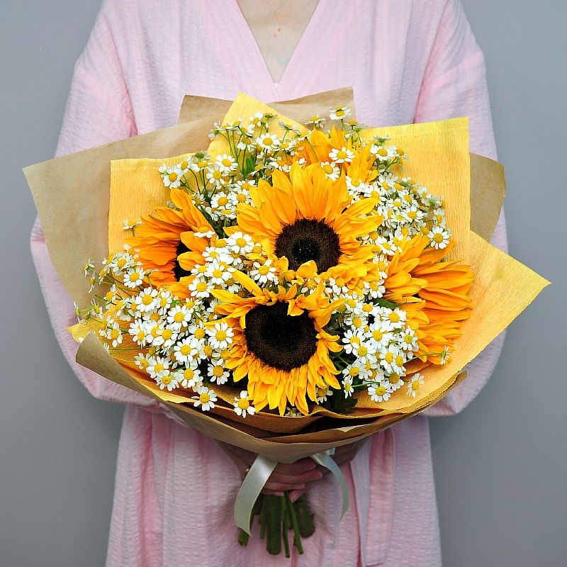 

Букет Studio Floristic Подсолнухи и Ромашка, желтый